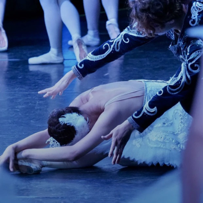 «Лебединое озеро», джаз-пикник и киноночь: Куда сходить в эти выходные