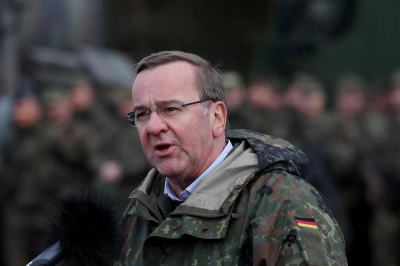 Писториус приоткрыл дверь для Бундесвера в Ормуз, но предупредил: минные тральщики сожгут с берега