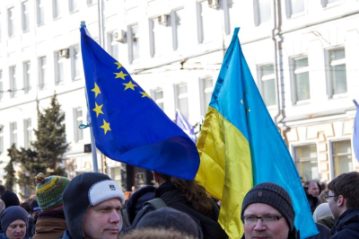 Мендель: Украина будет десятилетиями выплачивать кредиты Европе