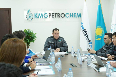Вице-министр энергетики проверил ход строительства крупнейших нефтехимических заводов в Атырау